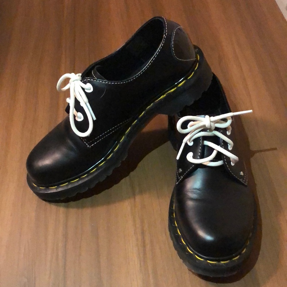 Women’s size 7 Dr Martens